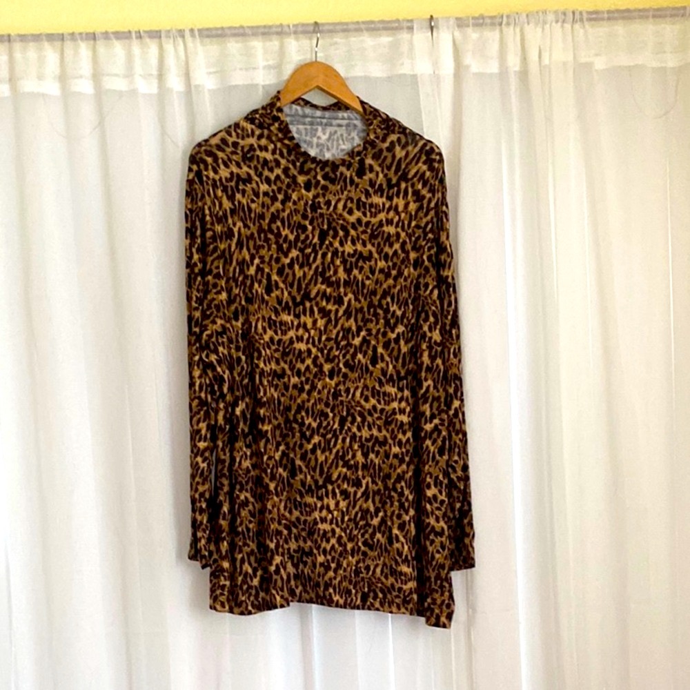 NWT INVESTMENTS Leopard Long Sleeve Top
